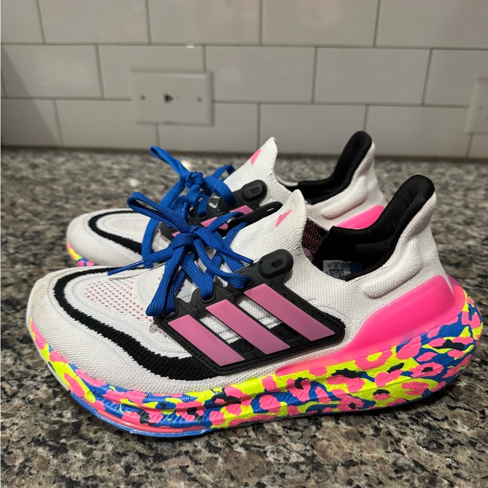 Women’s adidas ultraboost size 7 neon leopard - Picture 3 of 5